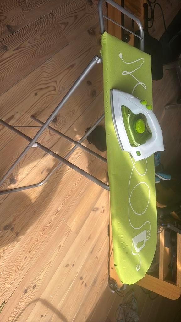 Strijkijzer / tafel voor kinderen - op batterijen, Ophalen, Gebruikt