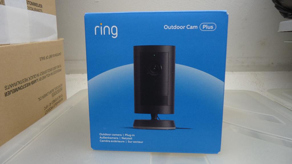 Ring buitencamera plus met stekkeradapter 2K-video zwart, Audio, Tv en Foto, Ophalen, Nieuw, Buitencamera