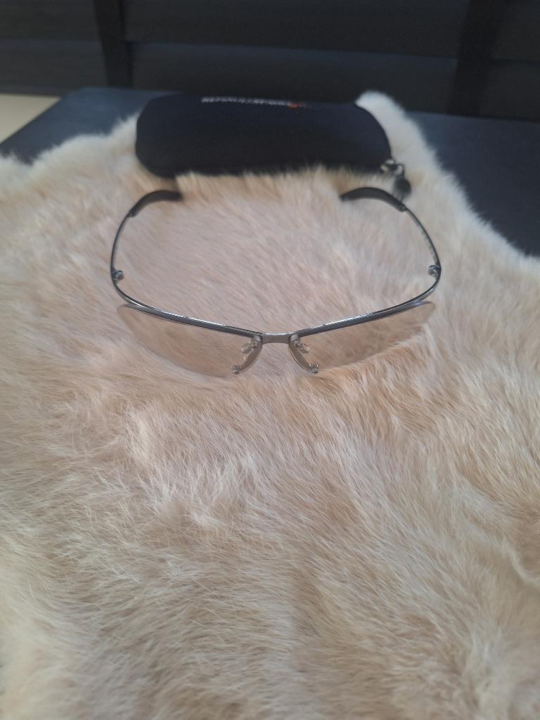 Lunettes de soleil Renault sport., Bijoux, Sacs & Beauté, Enlèvement ou Envoi, Comme neuf, Lunettes de soleil, Autres marques