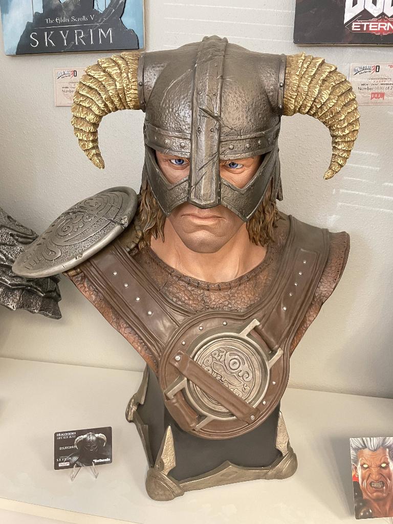 Elder Scrolls Skyrim Dragonborn Buste Taille Réelle Bethesda, Verzamelen, Ophalen of Verzenden, Zo goed als nieuw, Tv, Beeldje, Replica of Model
