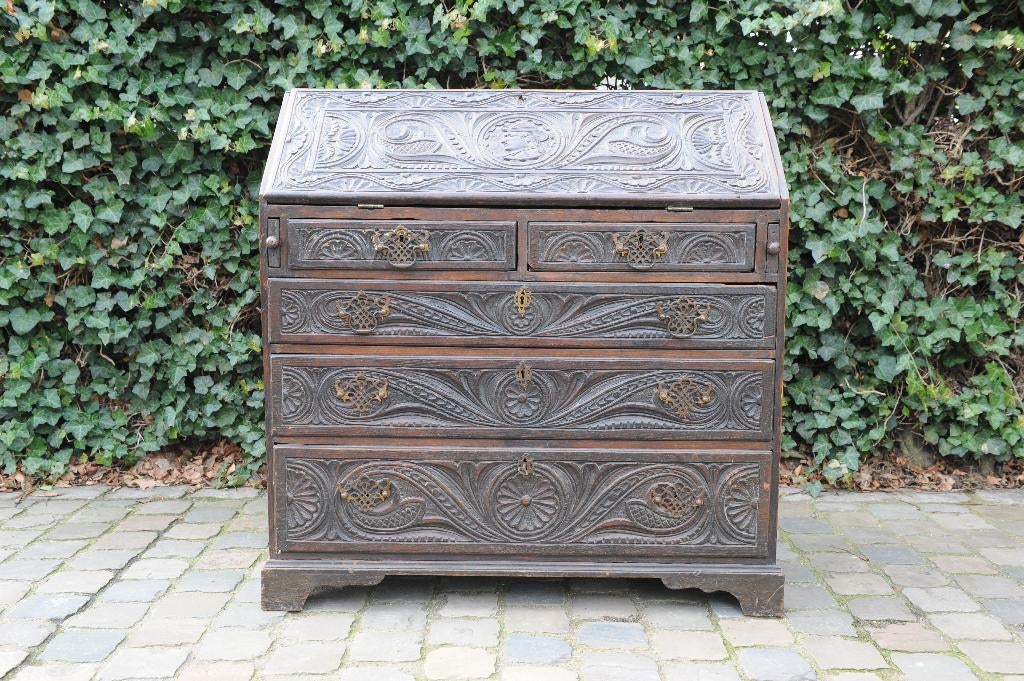 Eiken klepbureau, Ophalen