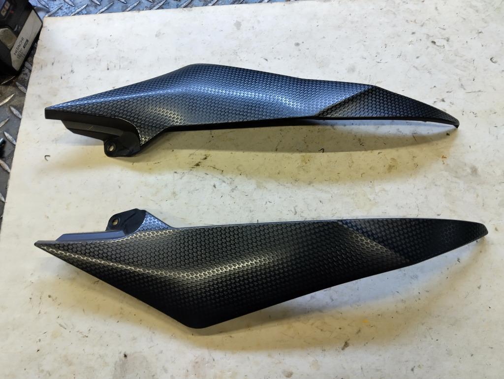 yamaha r6 model '08-'16 zijkappen onder tank, Motoren, Ophalen of Verzenden, Gebruikt