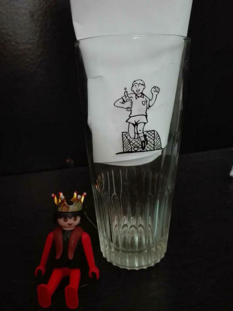 149) glas (bier) met voetbalthema, Ophalen of Verzenden, Gebruikt, Bierglas