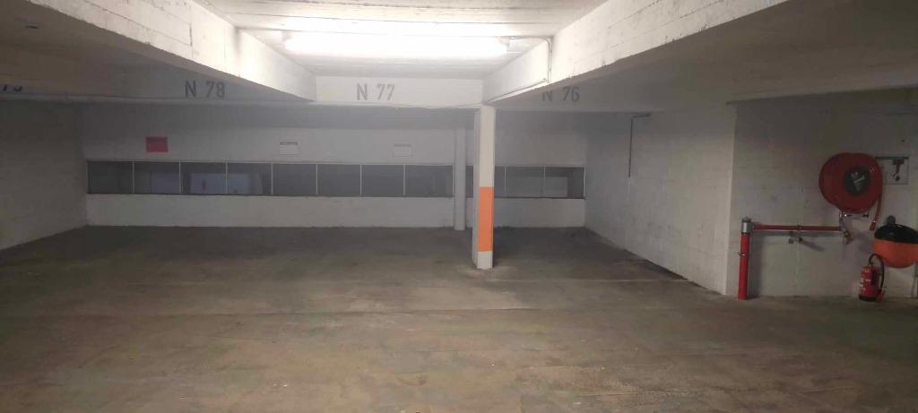 place de parking sécurisée (stéphanie, louise), Bruxelles