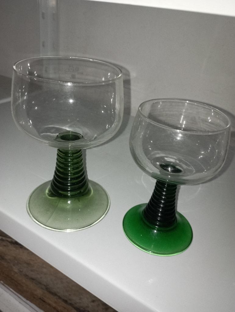 lot de verres sur pied, Collections, Verres & Petits Verres, Enlèvement, Utilisé, Autres types