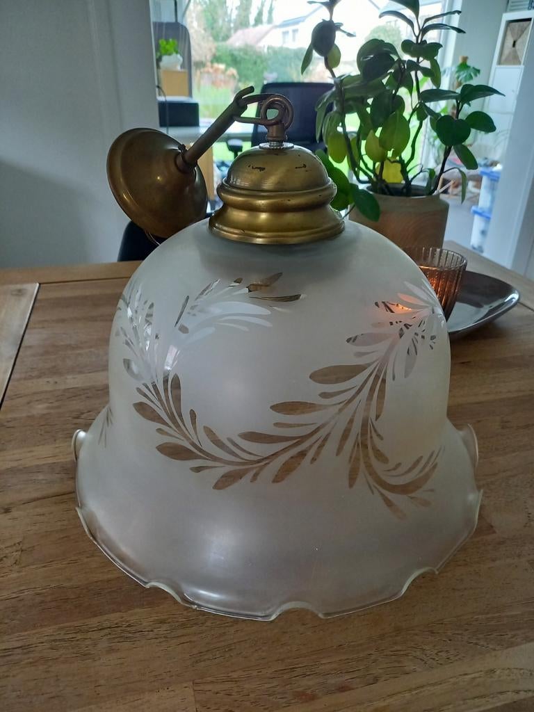 Plafonnier en verre laiteux et cuivre, Antiquités & Art, Enlèvement ou Envoi