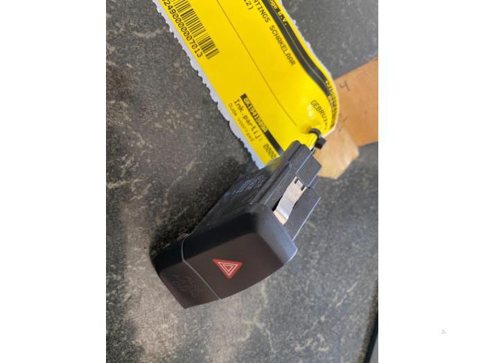 Paniekverlichtings Schakelaar van een Audi A4, Ophalen of Verzenden, 3 maanden garantie, Gebruikt