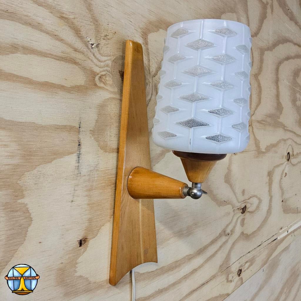 Vintage Deens design wandlamp Hout & Glas (Scandinavisch), Huis en Inrichting, Ophalen of Verzenden, Zo goed als nieuw, Glas, Vintage / deens design / mid century
