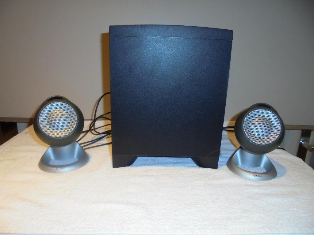 PC speakers Labtec met woofer, Informatique & Logiciels, Enlèvement, Utilisé