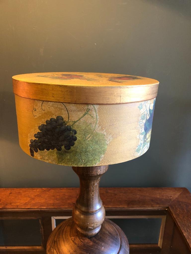 Boîte à chapeaux vintage en bois., Enlèvement ou Envoi, Femmes