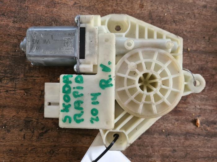 Raammotor Portier van een Skoda Rapid, Auto-onderdelen, Carrosserie, Skoda, Gebruikt, 3 maanden garantie, Ophalen of Verzenden