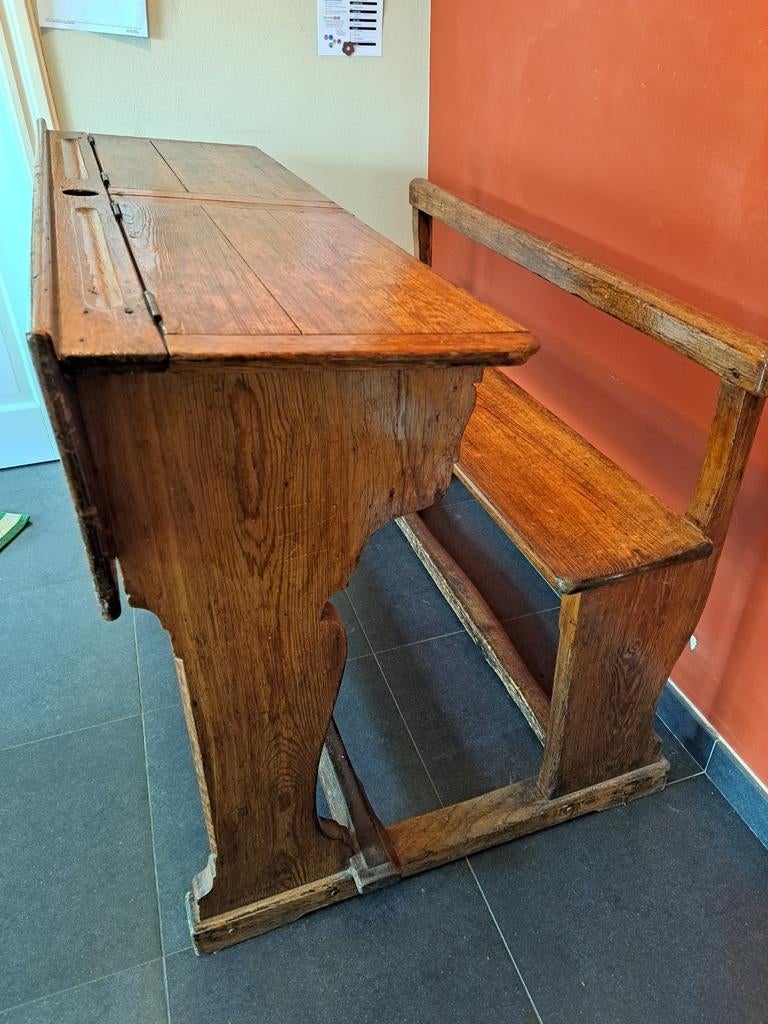 Antiek bureau (lagere school grootte/begin middelbaar), Ophalen