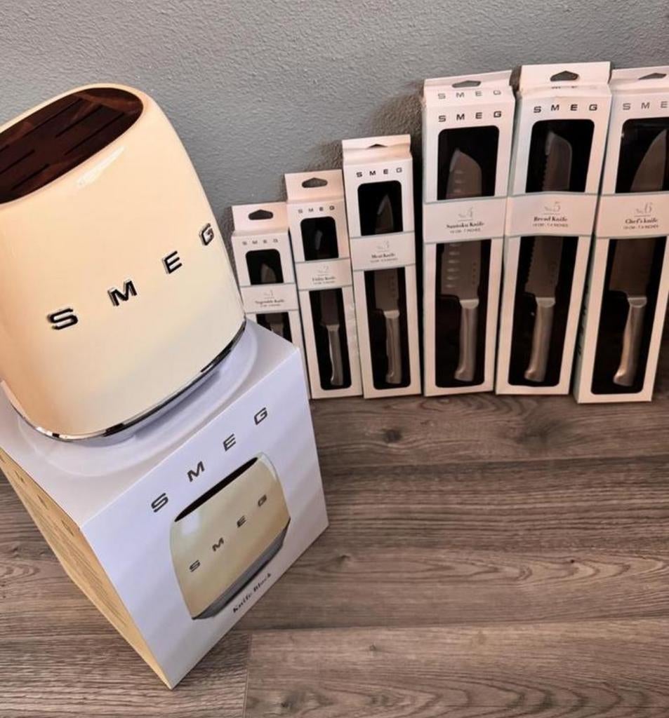 NOUVEAU bloc à couteaux SMEG avec crème pour couteaux, Maison & Meubles, Enlèvement ou Envoi