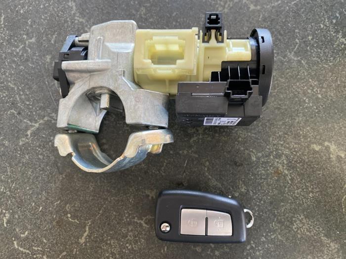Serrure de contact + clé d'un Nissan Qashqai, Enlèvement ou Envoi, 3 mois de garantie, Utilisé, Nissan