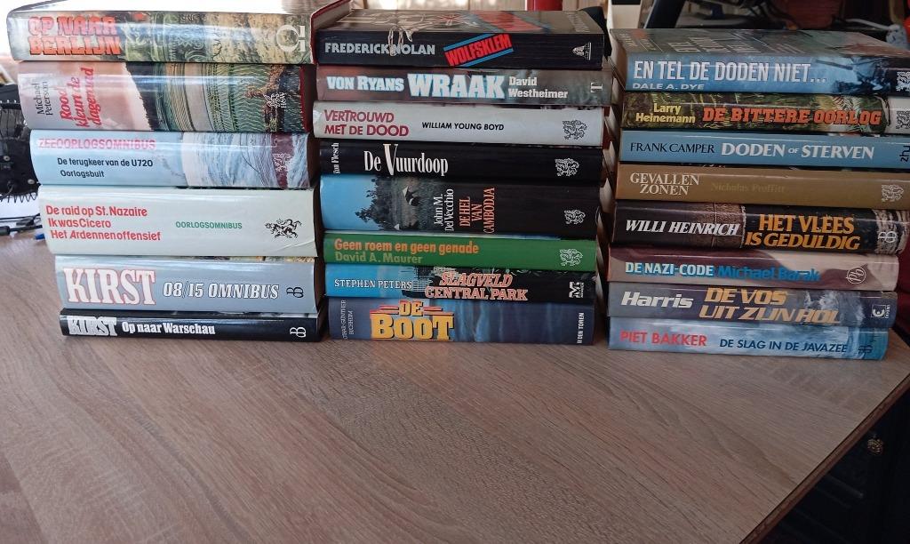 lot van 22 oorlogsromans, Ophalen of Verzenden, Zo goed als nieuw
