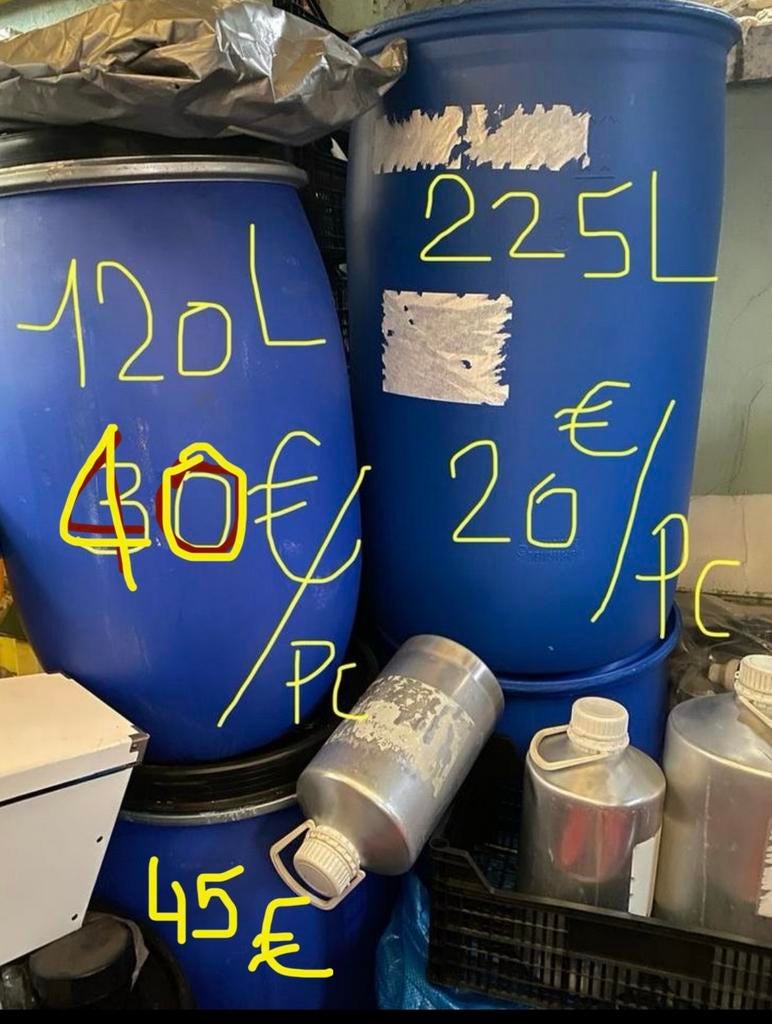 IJzeren vat, gesloten met 2 doppen en open met metalen bande, Doe-het-zelf en Bouw, Ophalen of Verzenden, Zo goed als nieuw, IJzer