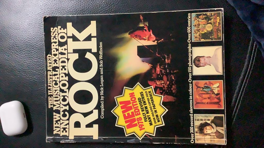 Encyclopédie illustrée du rock - 256 pages, Enlèvement ou Envoi, Tome à part, Utilisé, Autres sujets/thèmes