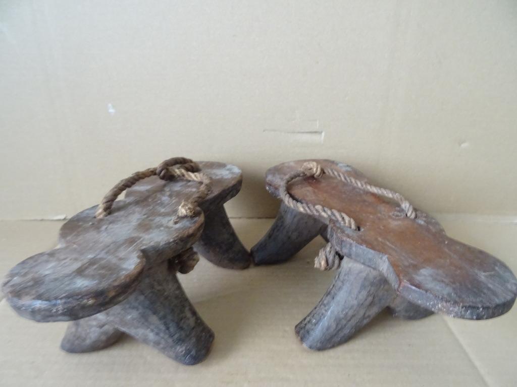 Curiosités chaussures en bois sandales indigène Afrique 1950, Enlèvement ou Envoi