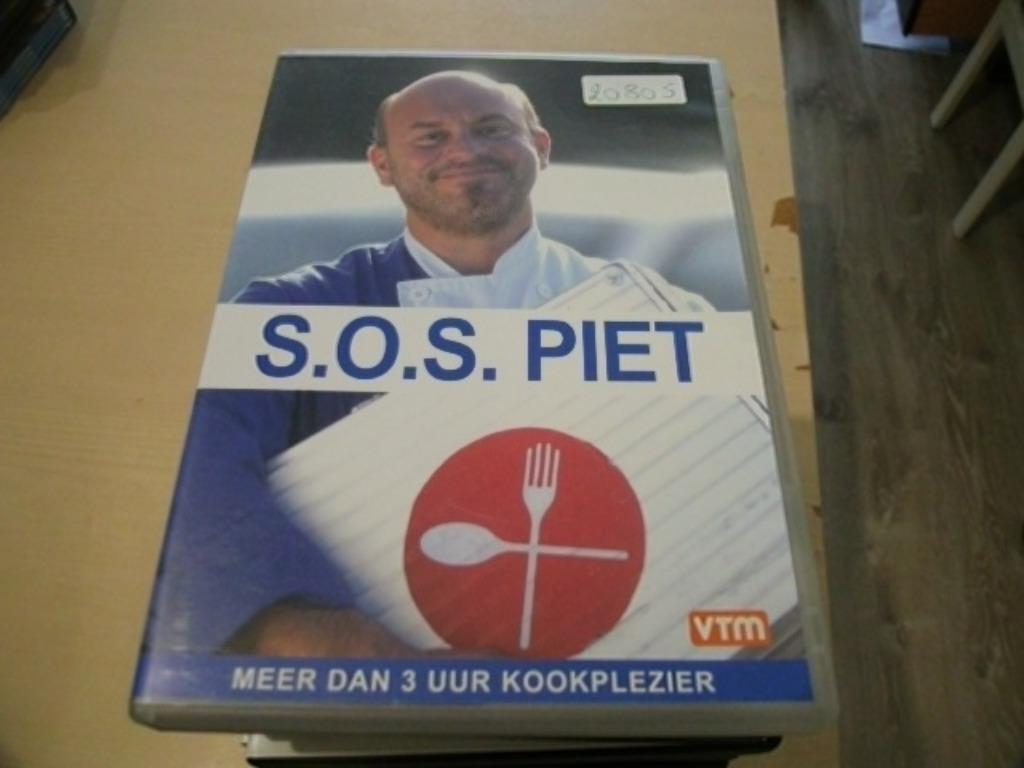 s.o.s. piet    2 verschillende apart te verkrijgen, Ophalen of Verzenden