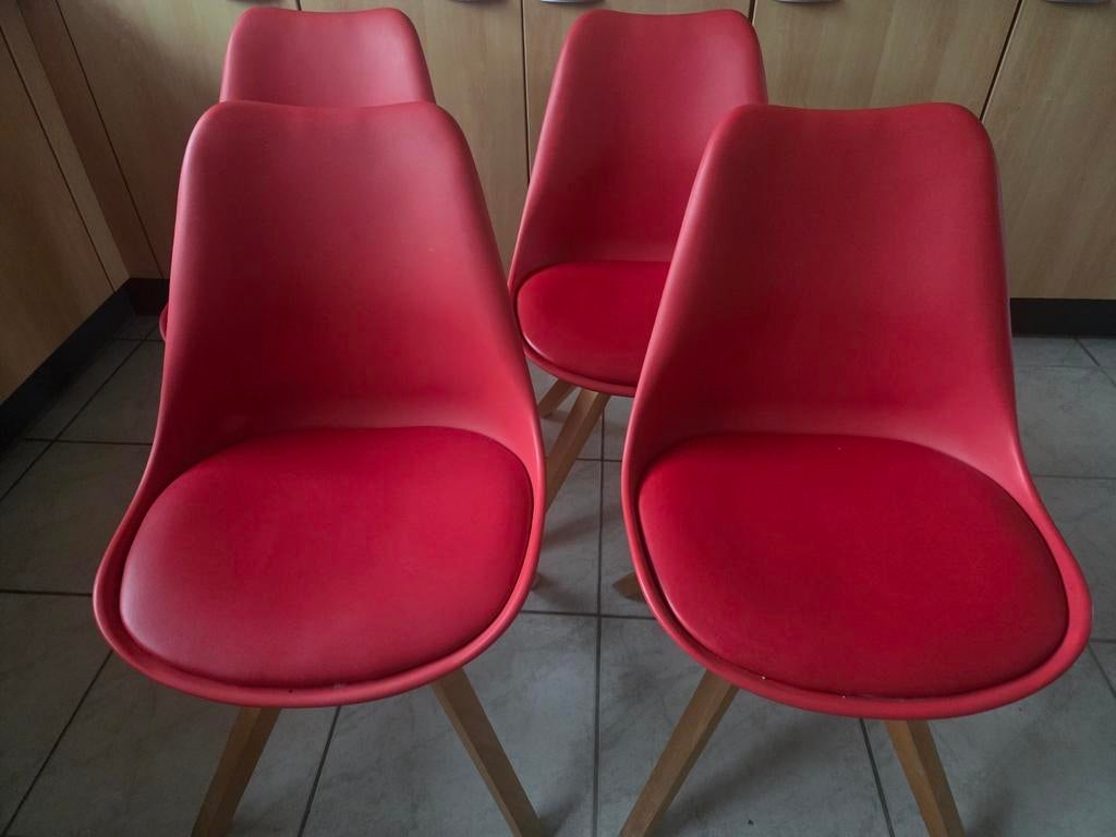 Scandinavische kuipstoel 4 stuks, Ophalen, Gebruikt, Rood