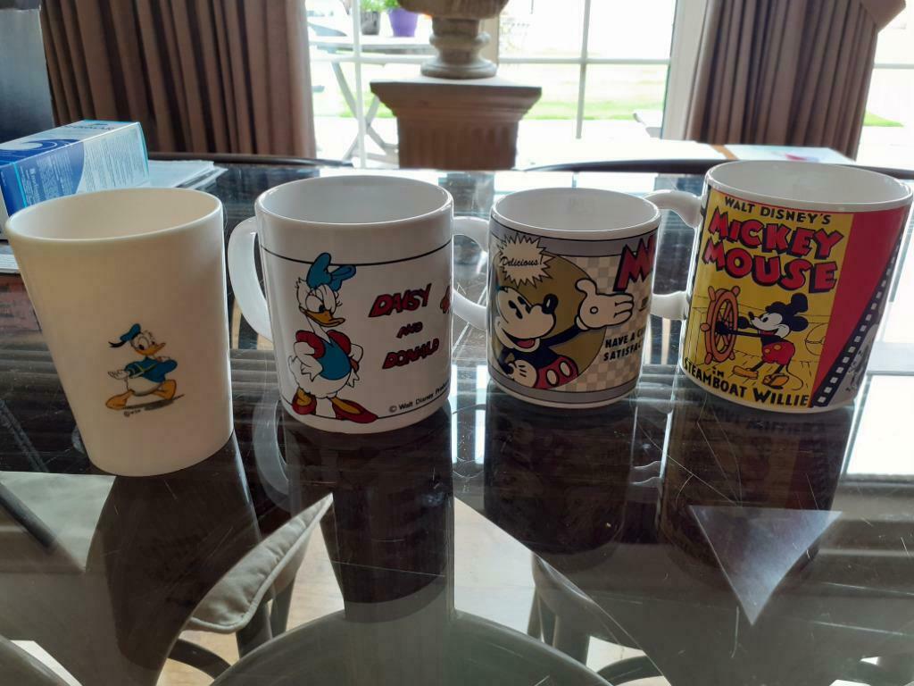 Disney verzameling - 20 stuks om te eten en te drinken, Verzamelen, Ophalen, Mickey Mouse, Zo goed als nieuw, Servies