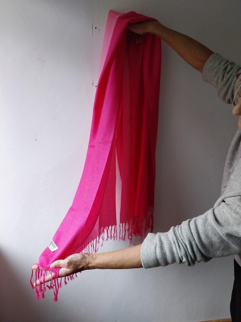 lot de 10 superbes foulards roses, Autre, Enlèvement, Comme neuf, Pashmina