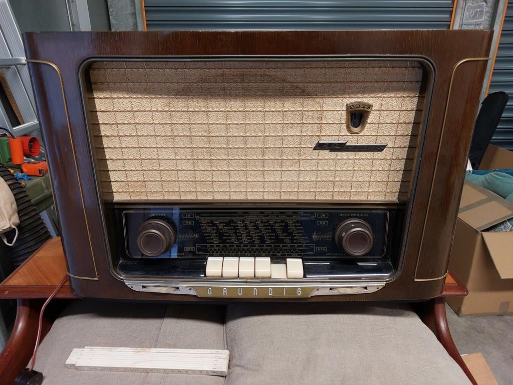 Vintage radio Grundig 2033 / 56, Antiquités & Art, Enlèvement