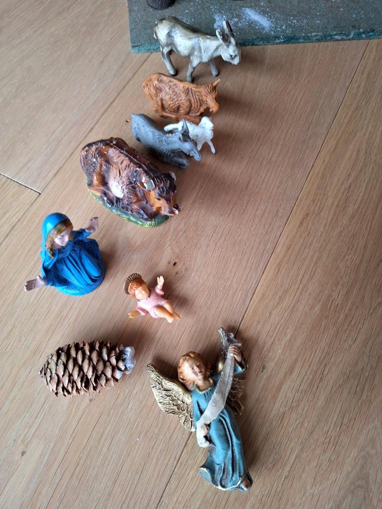 Sapin de Noël avec figurines, Enlèvement