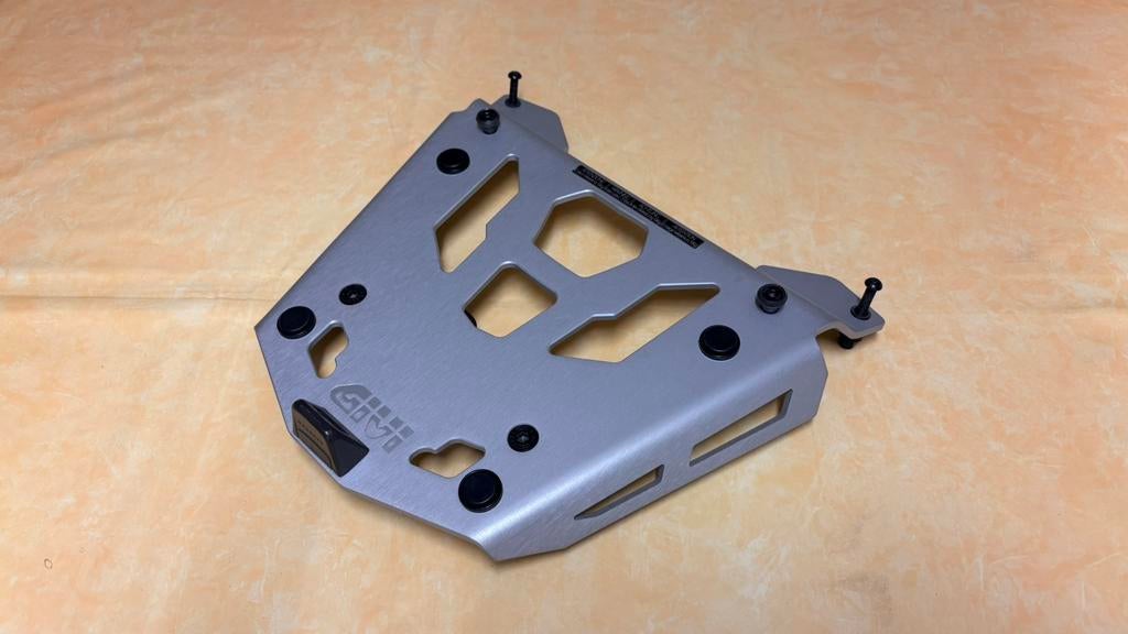 Givi-bord, Motoren, Ophalen