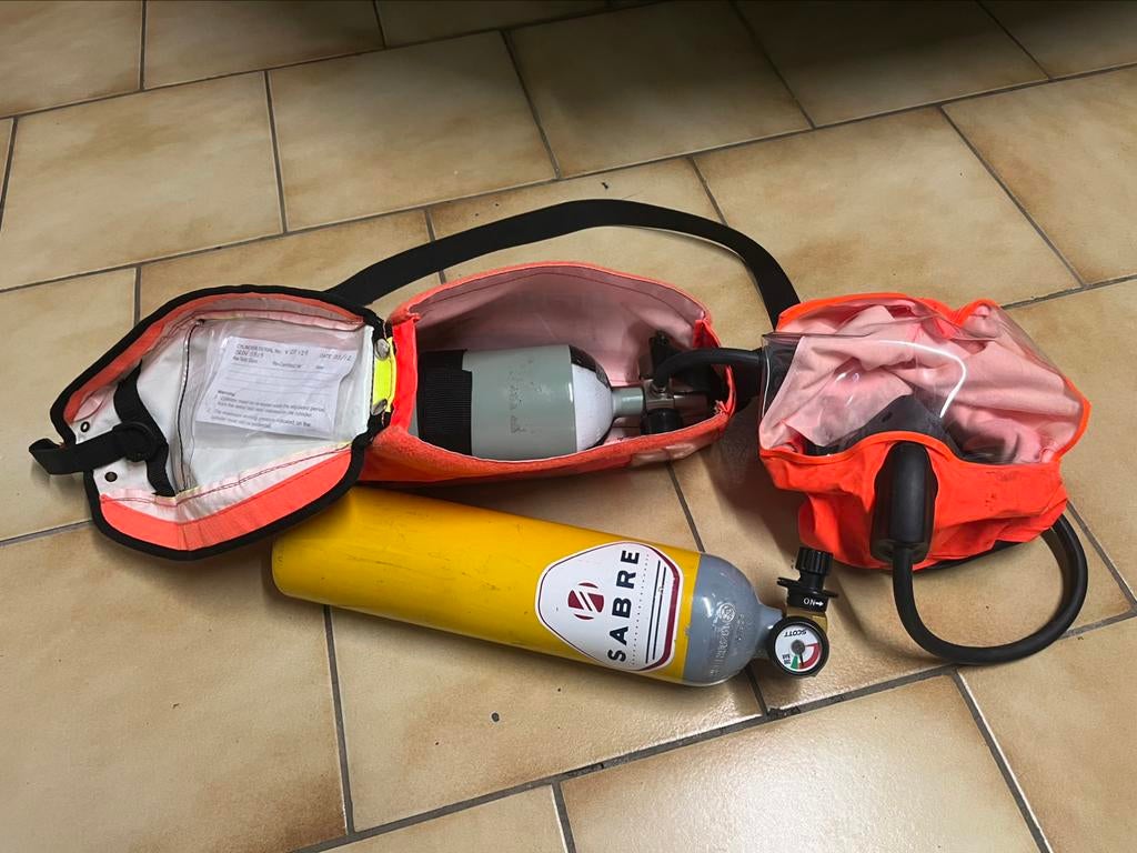 2x Persluchtfles (2 & 3 liter) - Saber/Scott + Dräger, Watersport en Boten, Ophalen of Verzenden, Duikfles