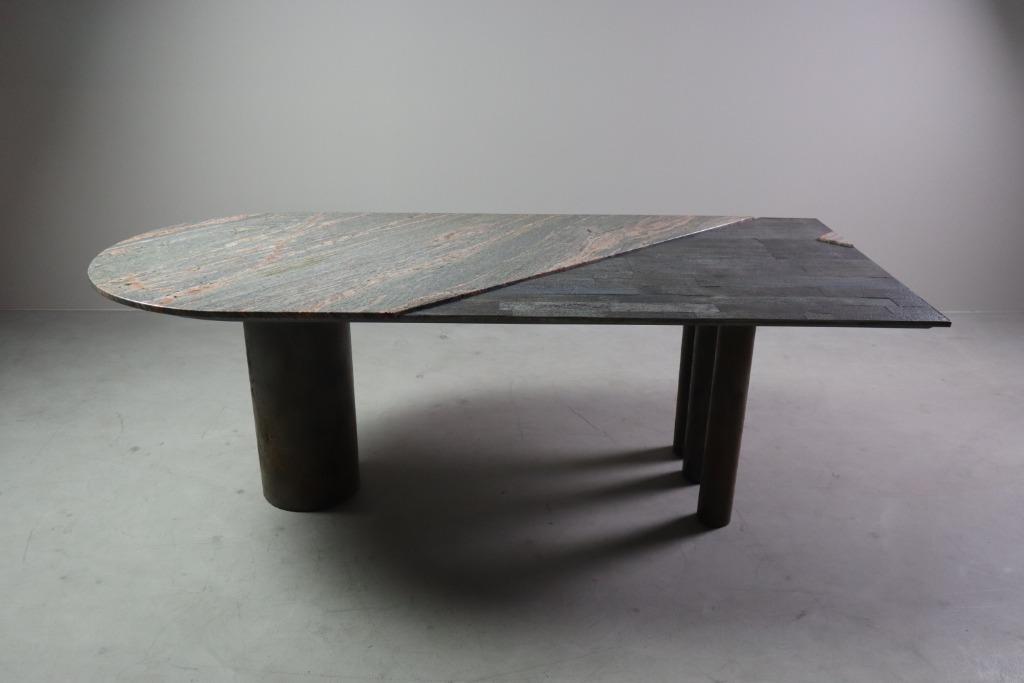 Table de salle à manger postmoderne par Pia Manu, Belgique,, Enlèvement