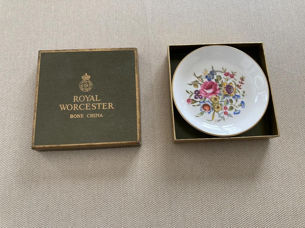 assiette en porcelaine - Royal Worcester, Enlèvement, Utilisé, Porcelaine, Tasse et/ou soucoupe