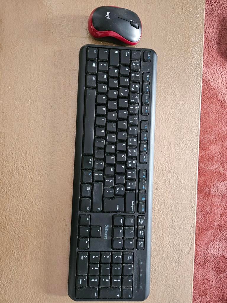 Clavier sans fil et souris sans fil, Enlèvement, Sans fil