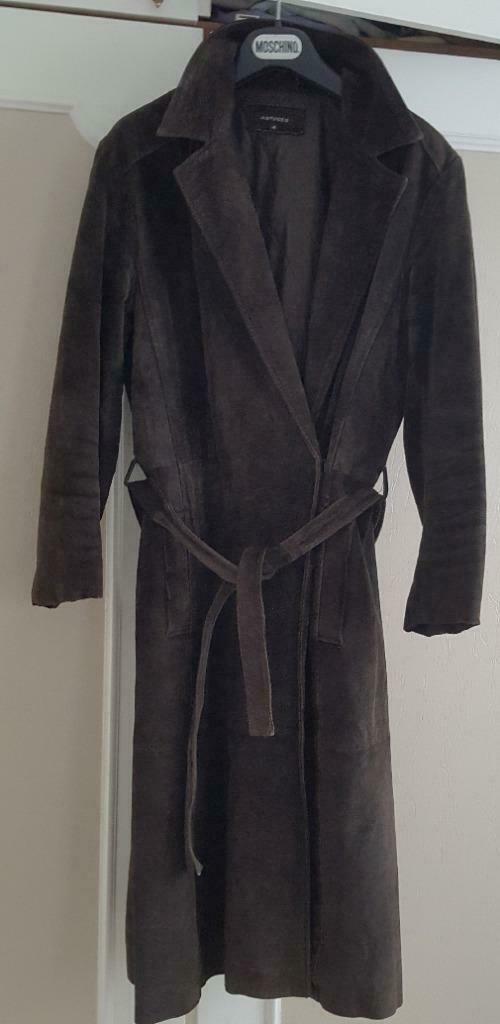 long manteau daim brun doublé léger matelassé 40/42 T.4, Enlèvement ou Envoi, Comme neuf, Taille 42/44 (L), Brun