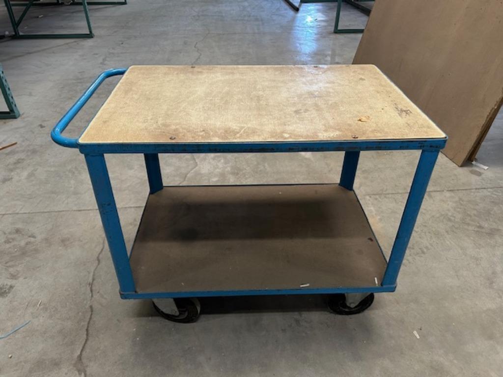 chariot sur roulettes, Enlèvement, Utilisé