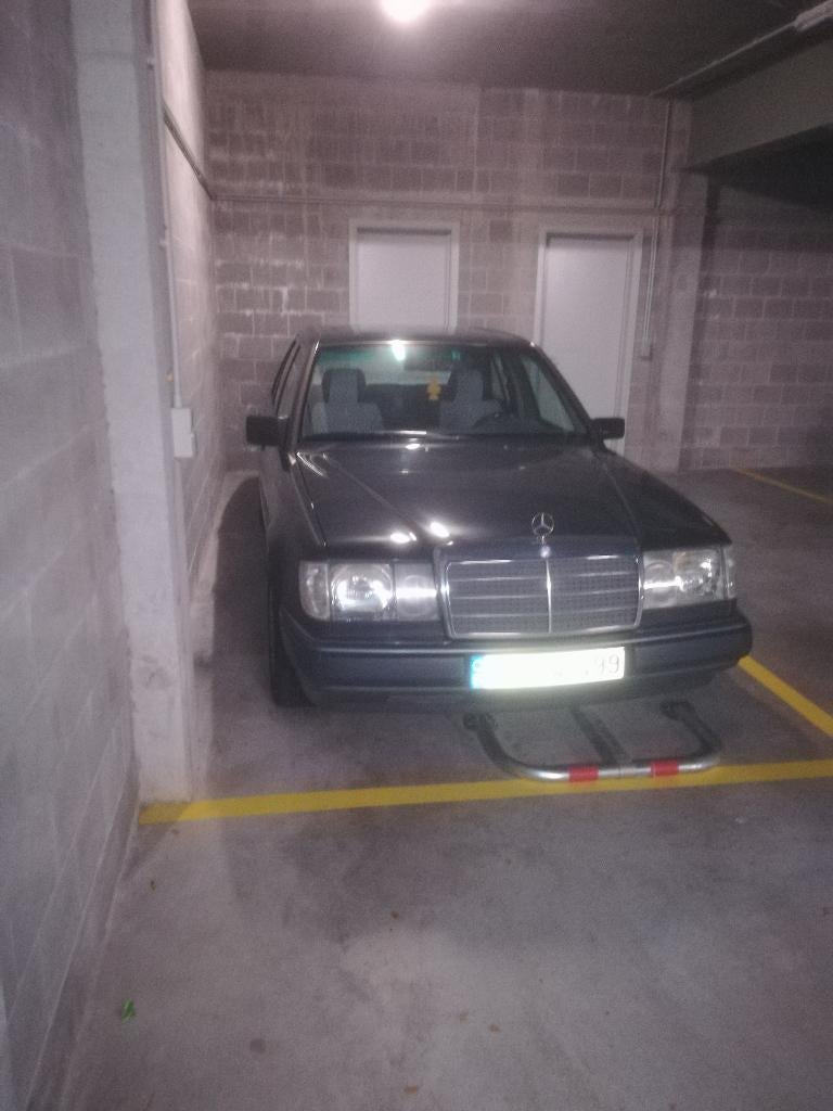 Mercedes W124 LPG, Auto's, Mercedes-Benz, 4 cilinders, Bedrijf, Grijs, Zwart
