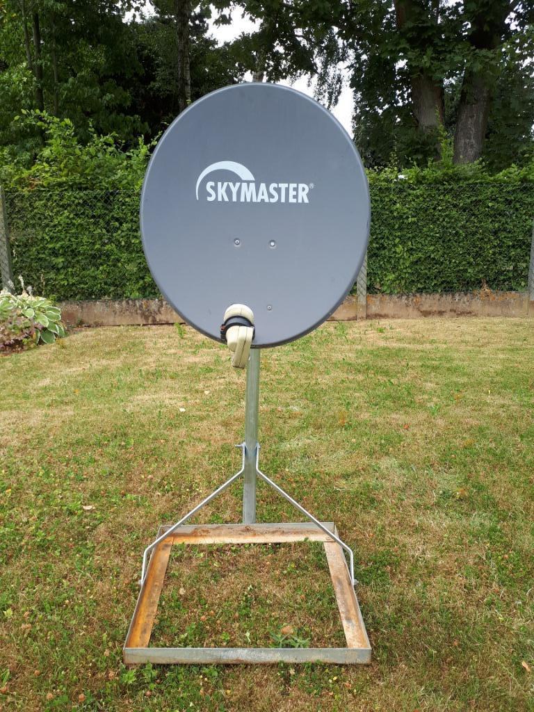 schotelantenne met toebehoren, Ophalen of Verzenden, Gebruikt, (Schotel)antenne, Overige merken