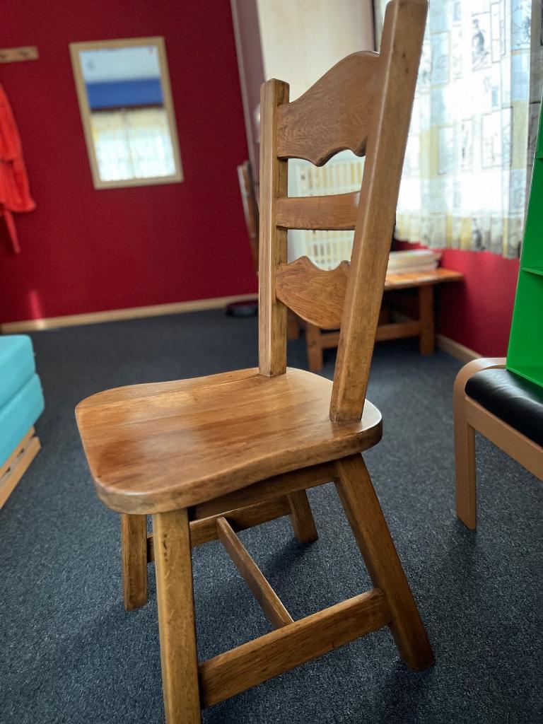 Voleiken stoel - hoge kwaliteit, Huis en Inrichting, Stoelen, Ophalen, Rustiek, Zo goed als nieuw, Eén
