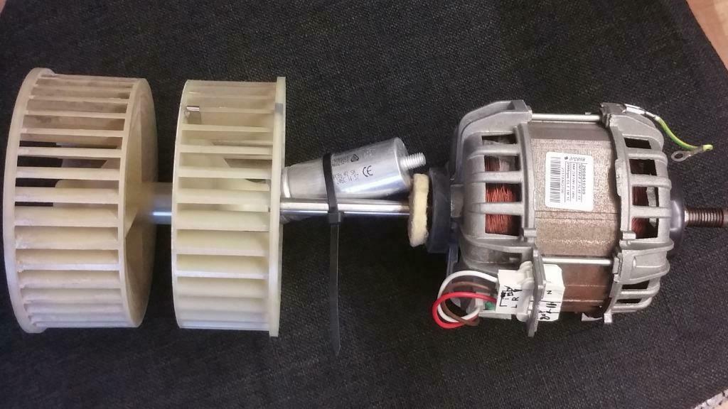 jw0933: motor met ventilatorschoepen van droogkast. BEKO 220, Enlèvement, Utilisé