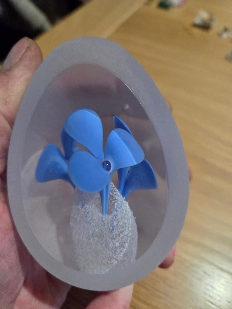 Bohemian Hand-Cut Glass Paperweight Egg blauwe bloem, Enlèvement