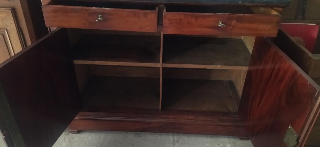 Buffet bas en bois d'acajou, Avec tablette(s), Moins de 100 cm, Comme neuf, 100 à 150 cm