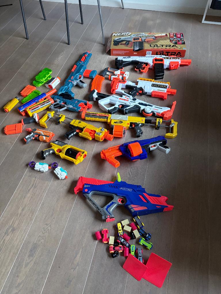 Set van 11 Nerf geweren, Enlèvement, Comme neuf