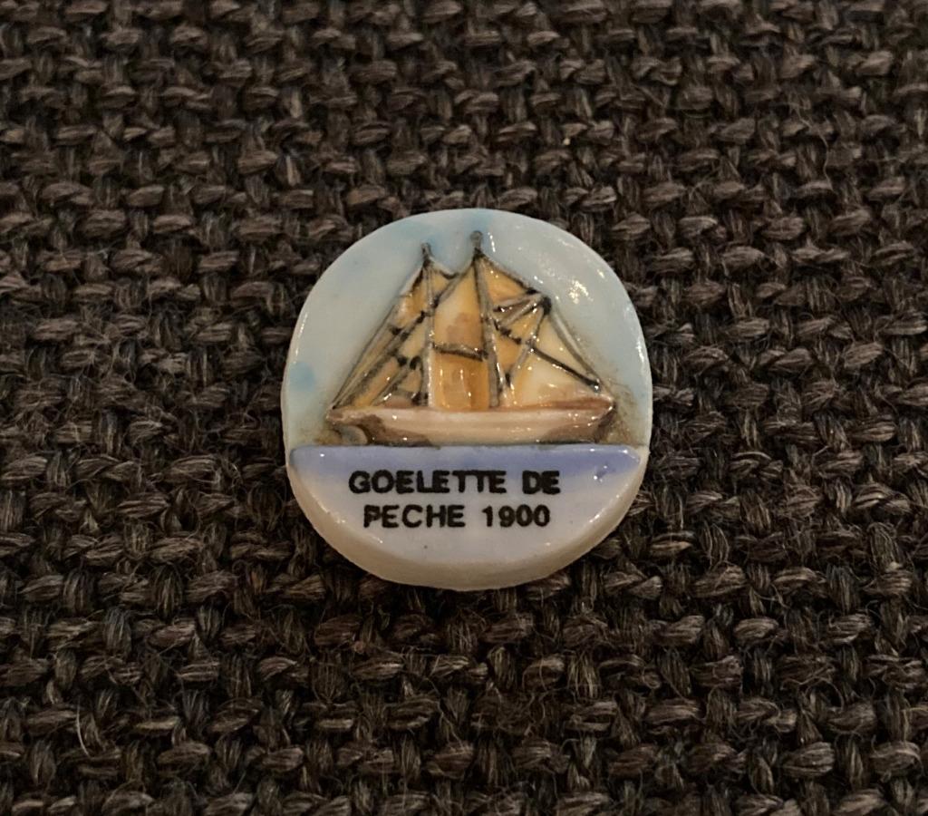 PIN - GOELETTE DE PECHE 1900, Verzenden, Gebruikt, Overige onderwerpen, Speldje of Pin