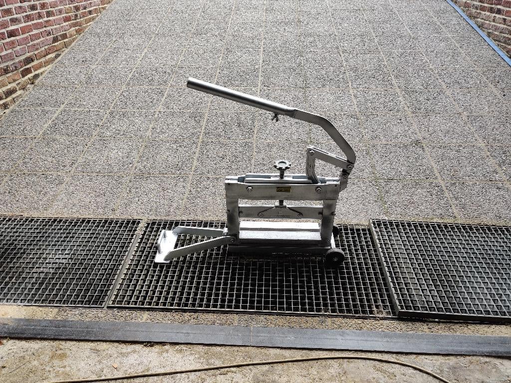steenknipper, Doe-het-zelf en Bouw, Ophalen, Gebruikt