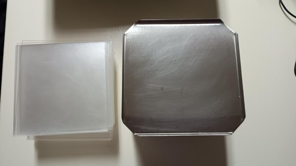 Pralineplateaus met bijhorende tussenleggers, Enlèvement