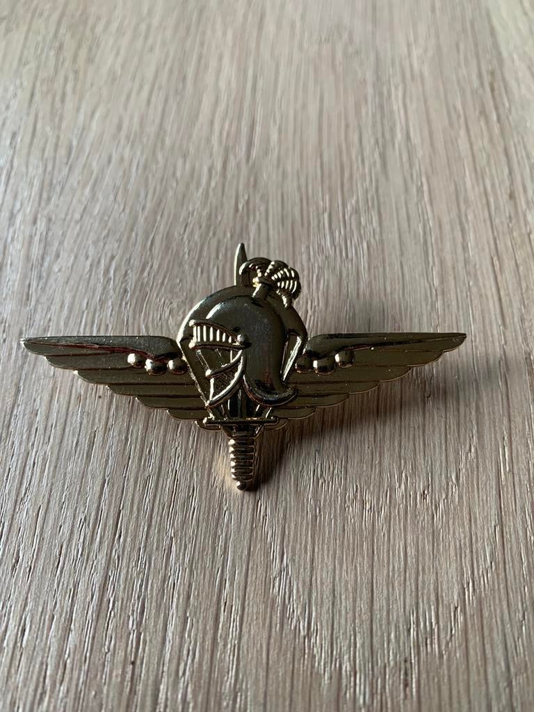 Beret badge genie para goudkleurig, Verzamelen, Militaria | Algemeen, Verzenden