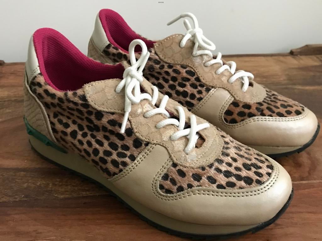 Toffe sneakers dierenprint Mezura  maat 37, Kleding | Dames, Schoenen, Ophalen of Verzenden, Sneakers
