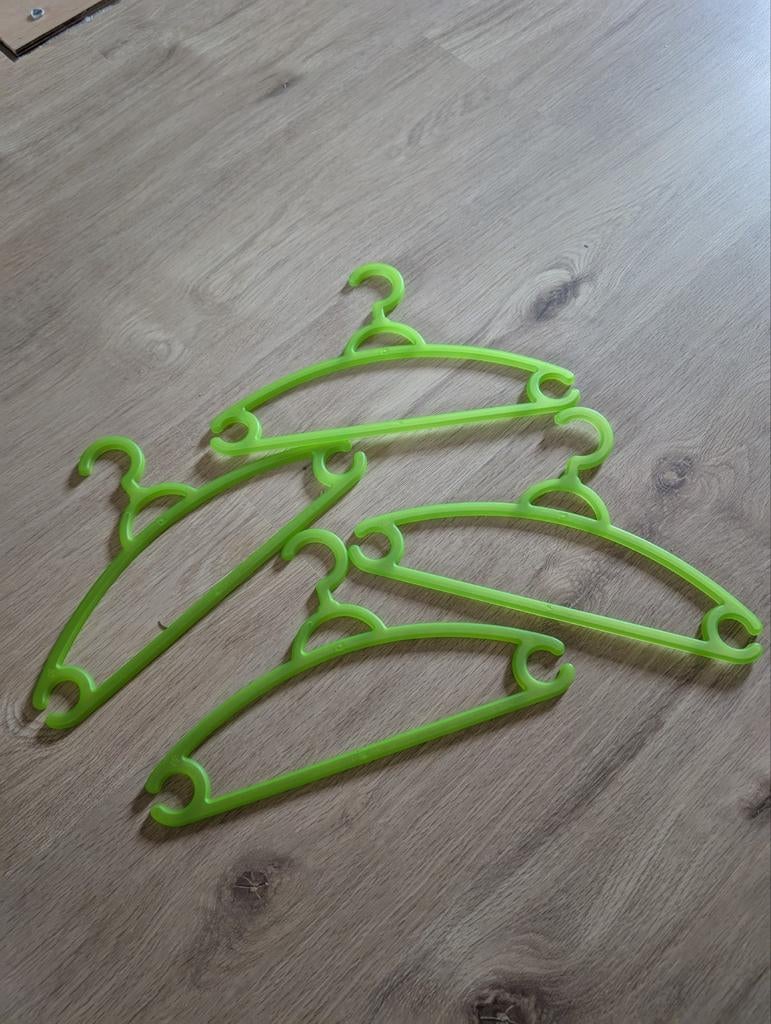 4 groene kleerhangers kapstokken, Enfants & Bébés, Produits pour enfants, Utilisé, Enlèvement ou Envoi