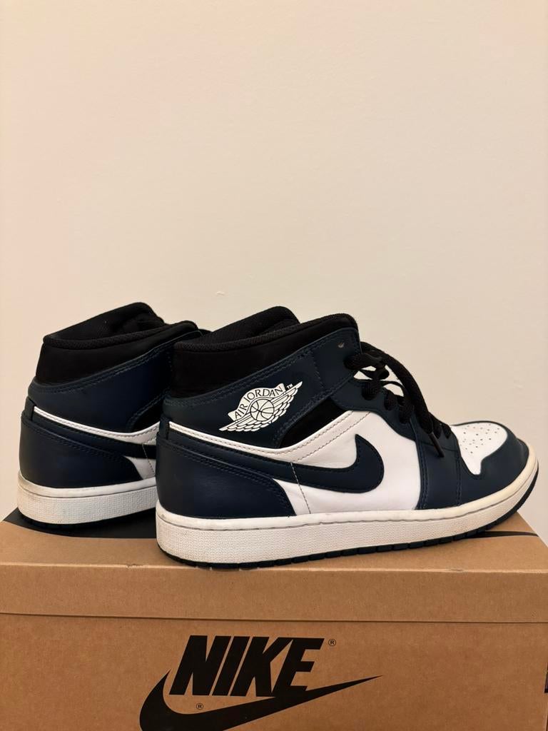 NIKE AIR JORDAN 1 MID Armory Navy/White, Ophalen, Blauw, Sneakers, Gedragen