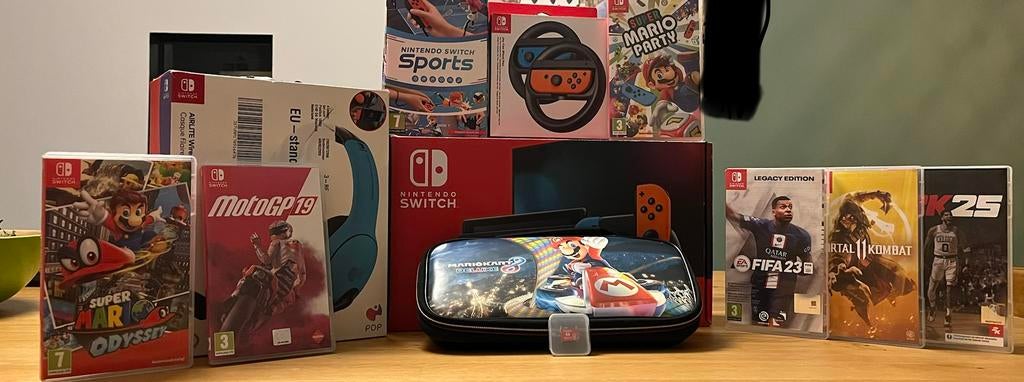 Nintendo Switch + 10 games + sd kaarten + hoofdtelefoon…, Games en Spelcomputers, Games | Nintendo Switch, Ophalen, Gebruikt, Avontuur en Actie